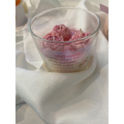 Virág gyertya üvegpohárban