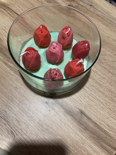 Virágok üvegtálban